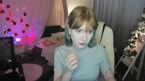 Snapshot of lilac_muse chatting on 05-29-26, 03:59 Lili online show from 05-29-26, 03:59
