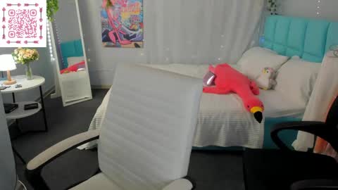 Snapshot of lilac_muse chatting on 06-10-26, 02:56 Lili online show from 06-10-26, 02:56