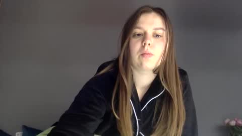 Lily online show from 10-22-25, 07:30