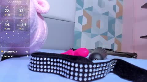 Snapshot of lilafave chatting on 02-27-25, 10:20 Dove online show from 02-27-25, 10:20