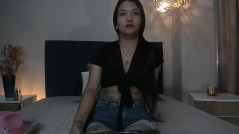 Lila Ross online show from 05-15-26, 11:50
