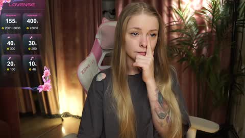 Lili online show from 10-30-25, 11:00