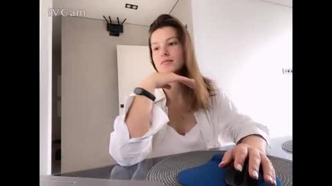 lili_2905 online show from 09-24-25, 09:34