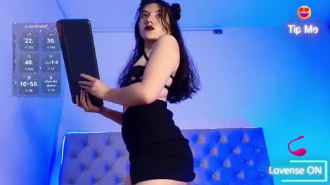 Lili  online show from 10-25-25, 01:29