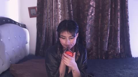 lili_clan11 online show from 01-09-26, 06:10