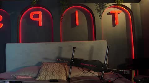 Snapshot of lili_cox chatting on 02-04-26, 01:50 Lili online show from 02-04-26, 01:50