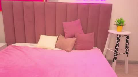 Lilli  follow me kiss online show from 08-04-26, 10:07