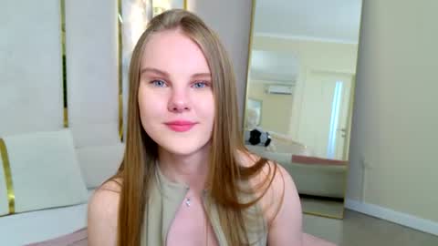Snapshot of lili_lohan chatting on 07-07-26, 07:23 lili_lohan online show from 07-07-26, 07:23