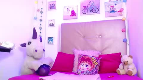 lili_roussi online show from 03-12-25, 09:12