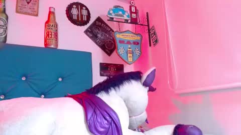 lili_roussi online show from 10-04-25, 03:04