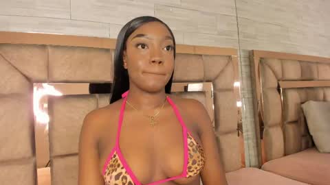 LILIAN  online show from 05-30-26, 07:22