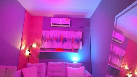 holis soy lily chang no olvides el pulgar arriba es muy importante para mi 3 independent model online show from 01-12-26, 07:41