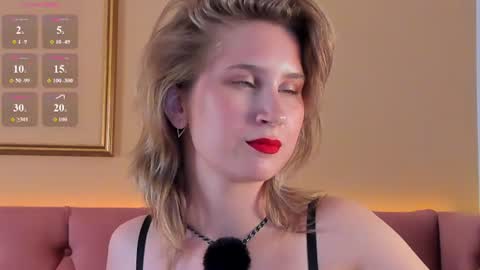 Snapshot of lilianadaniels chatting on 07-08-26, 01:43 Lilian online show from 07-08-26, 01:43