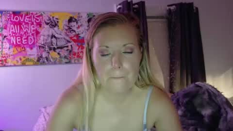 LilianaX online show from 05-17-26, 09:49
