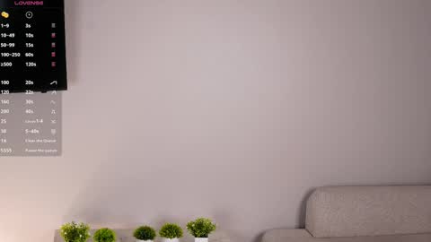 Hi I am Luna online show from 05-24-26, 03:06
