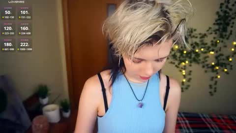 Snapshot of liliandaniels chatting on 09-11-25, 06:13 Lilian online show from 09-11-25, 06:13