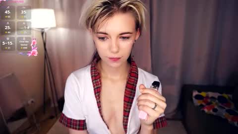 Snapshot of liliandaniels chatting on 10-07-25, 06:21 Lilian online show from 10-07-25, 06:21