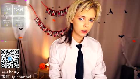 Snapshot of liliandaniels chatting on 10-19-25, 06:36 Lilian online show from 10-19-25, 06:36
