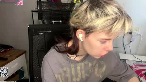 Lilian online show from 02-08-26, 07:01