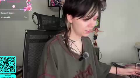 Snapshot of liliandaniels chatting on 06-21-26, 07:11 Lilian online show from 06-21-26, 07:11