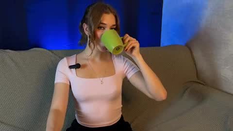 LilianLees online show from 10-21-25, 03:02