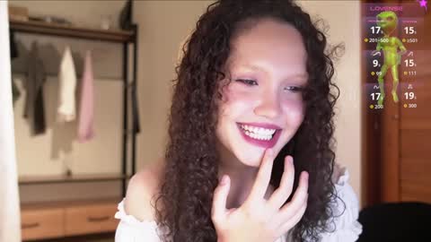 Snapshot of lilicapie chatting on 09-11-25, 01:17 Lilica online show from 09-11-25, 01:17