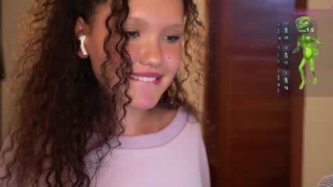 Snapshot of lilicapie chatting on 09-14-25, 10:58 Lilica online show from 09-14-25, 10:58