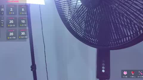 Snapshot of lilii_peach chatting on 06-19-26, 12:15 lilii peach online show from 06-19-26, 12:15