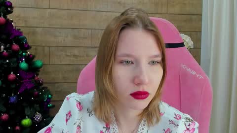 LiliLinn online show from 12-22-25, 04:31