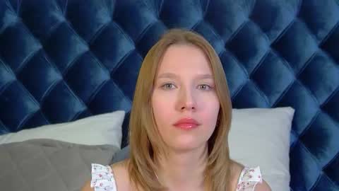 LiliLinn online show from 02-27-26, 06:13