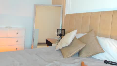 Lili  online show from 12-28-24, 05:44