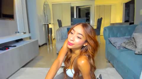 Lili  online show from 02-05-26, 12:15