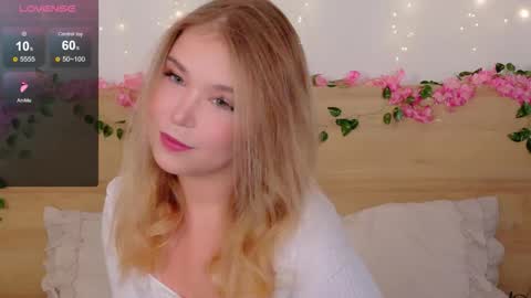Lilith Bonheur online show from 10-23-25, 08:29