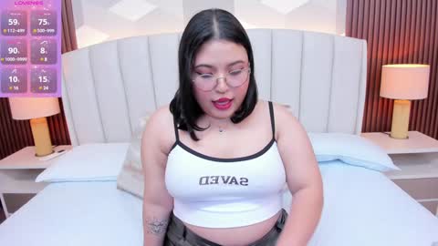 Snapshot of lilith_hills_ chatting on 12-12-24, 01:43 Ashley online show from 12-12-24, 01:43