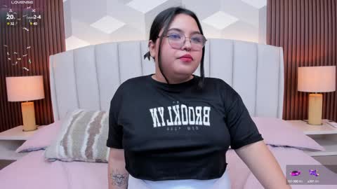 Snapshot of lilith_hills_ chatting on 01-11-25, 05:10 Ashley online show from 01-11-25, 05:10