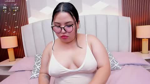 Snapshot of lilith_hills_ chatting on 02-13-25, 05:26 Ashley online show from 02-13-25, 05:26