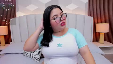 Snapshot of lilith_hills_ chatting on 02-28-25, 01:26 Ashley online show from 02-28-25, 01:26