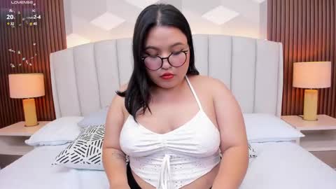 Snapshot of lilith_hills_ chatting on 03-04-25, 03:11 Ashley online show from 03-04-25, 03:11