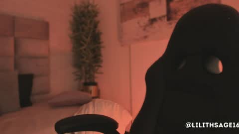 lilith_sage_ online show from 03-31-26, 08:31