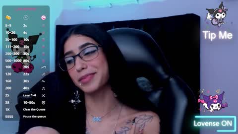 Snapshot of lilithcollins chatting on 10-15-25, 04:18 LILIKTH online show from 10-15-25, 04:18