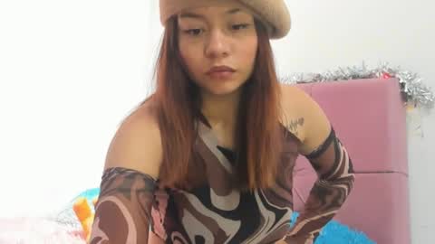 Snapshot of lilithintheeden chatting on 01-17-25, 03:32 Lilith online show from 01-17-25, 03:32