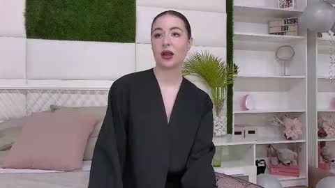 Snapshot of lilithlanne chatting on 02-25-26, 12:26 Lilith online show from 02-25-26, 12:26