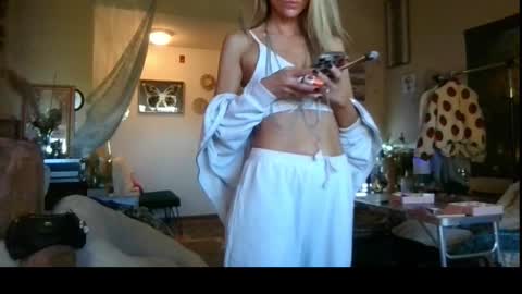 Lilithohfish online show from 10-24-25, 03:52