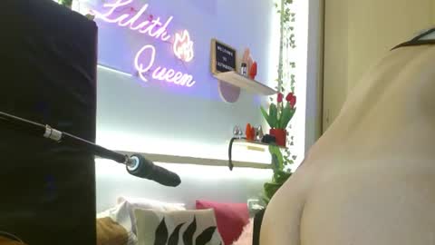 Snapshot of lilithqueen1 chatting on 07-05-26, 01:56 La pelirroja online show from 07-05-26, 01:56