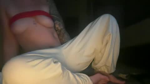 Snapshot of lilithwildmoon chatting on 06-20-26, 02:47 lilithwildmoon online show from 06-20-26, 02:47