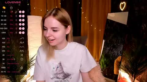 Snapshot of lillian_shine chatting on 04-28-26, 02:27 Lillian online show from 04-28-26, 02:27