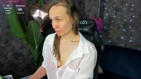 lillian_white1 online show from 02-16-26, 12:40