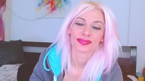Lara online show from 01-22-25, 10:37