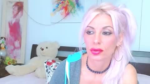 Lara online show from 09-30-25, 08:14