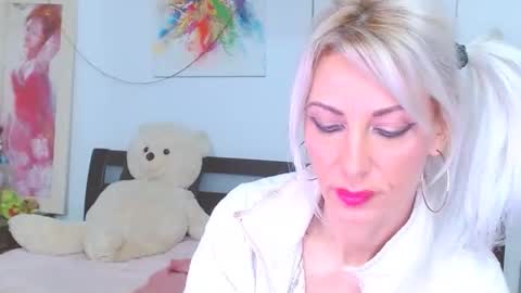 Lara online show from 02-21-26, 11:06